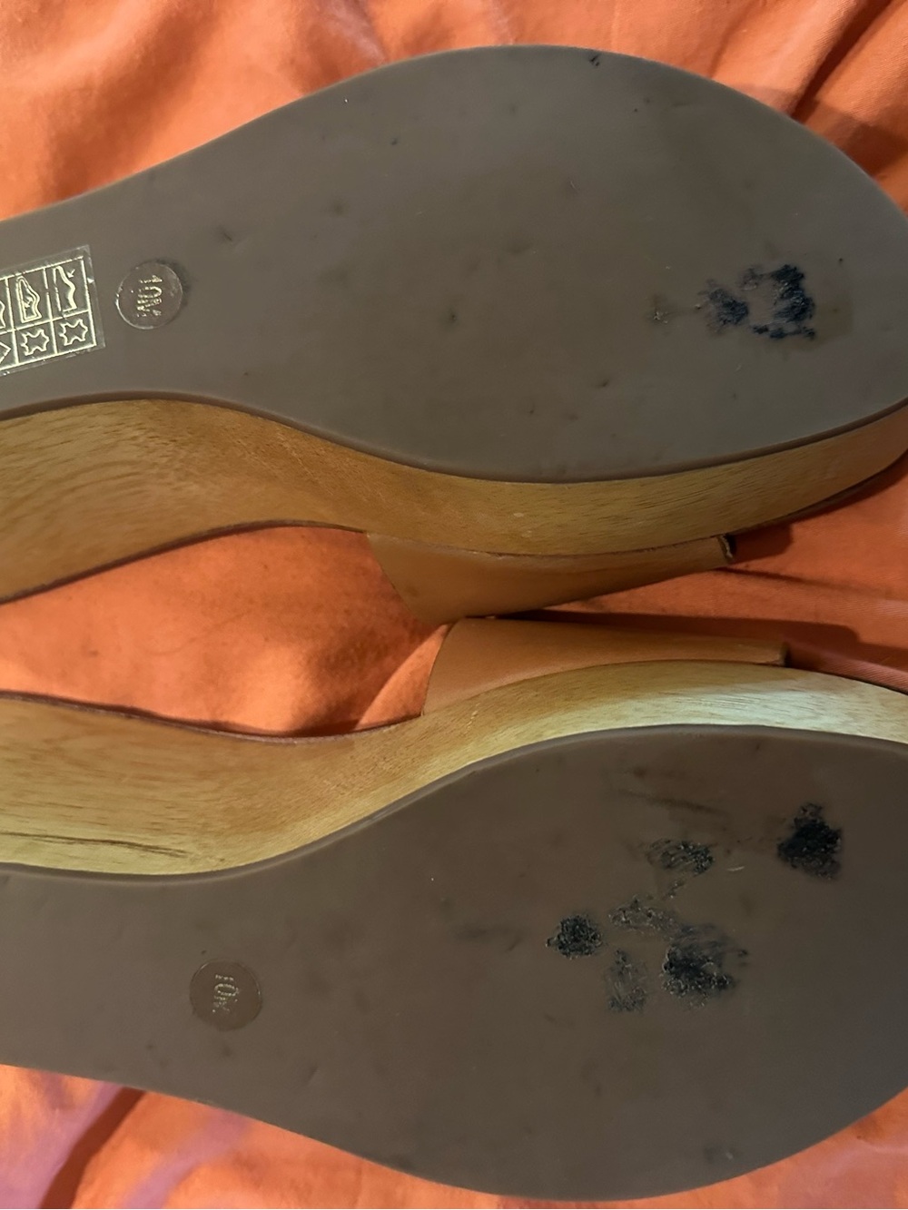 Tory Burch Tan Leather Logo Slide Sandals - Picture 4 of 4
